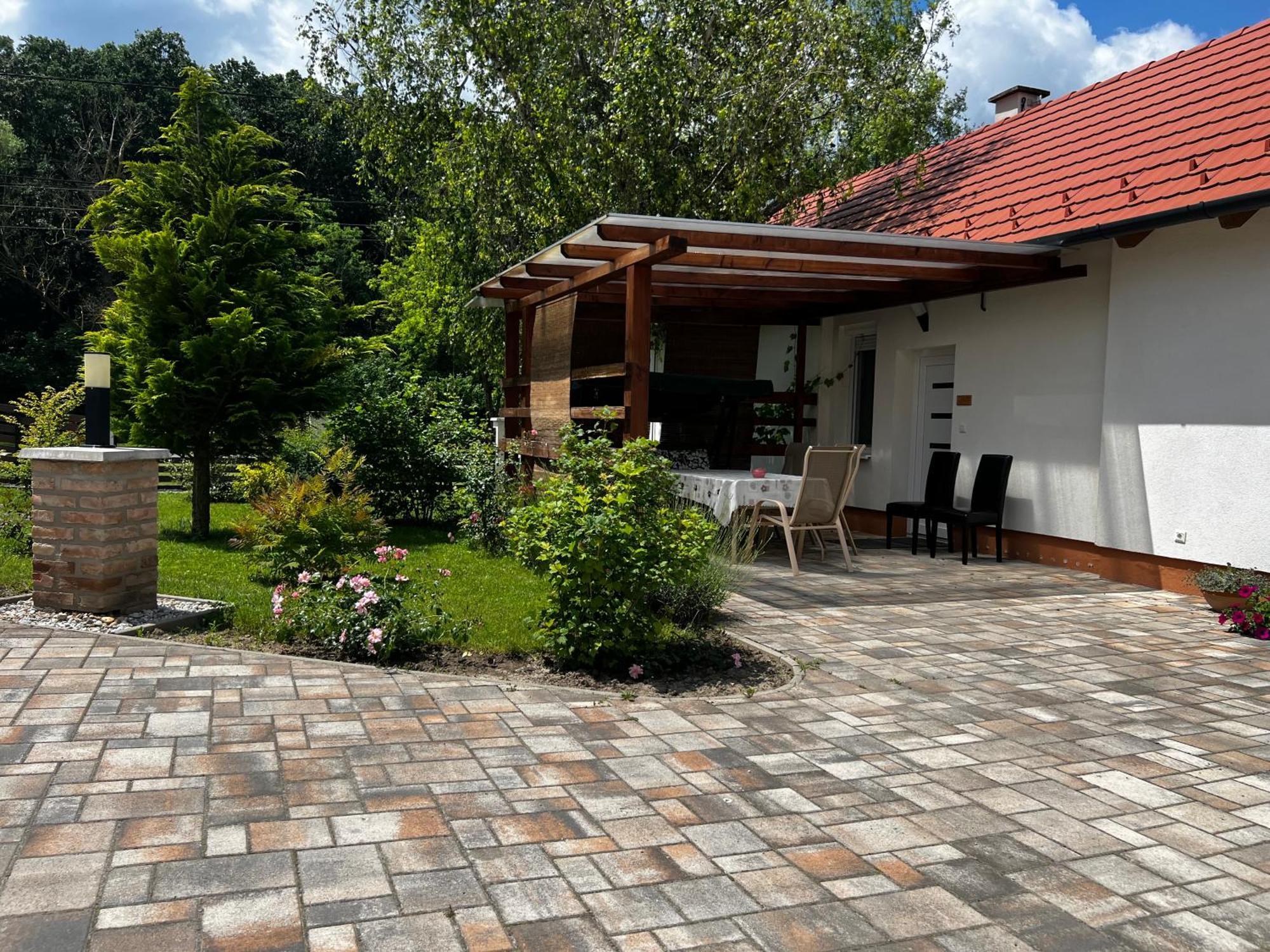 Dreko Panzió&Borbisztró Gyorujbarat Exterior foto